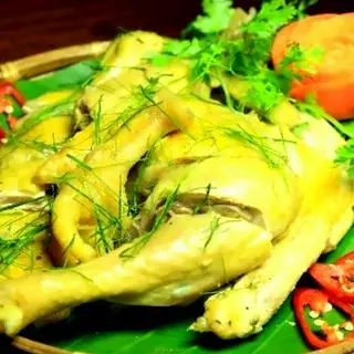 Hình ảnh Gà hấp lá chanh 1/2 con -Tặng nước chấm thần thánh