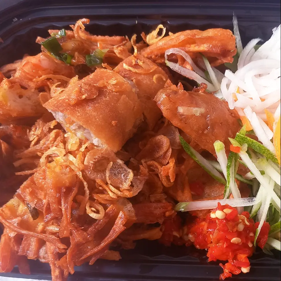 Hình ảnh Bánh ướt chả giò