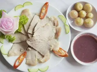 Hình ảnh Cơm niêu thịt luộc cà pháo