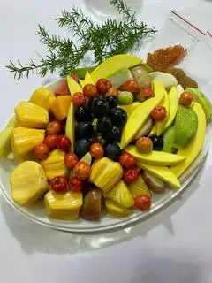Hình ảnh Trái cây tuơi gọt sẵn phần lớn 5/10 người 
