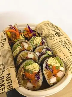Hình ảnh Kimbap Gà Miso - Trứng Muối 