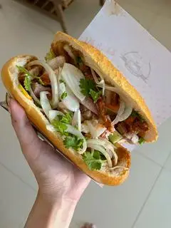 Hình ảnh combo 2 bánh mì heo quay 