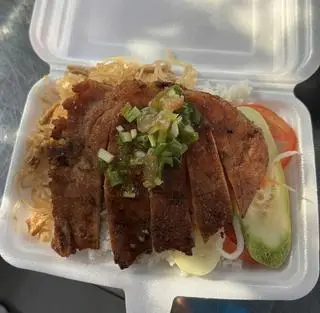 Hình ảnh Cơm Tấm Sườn + Bì
