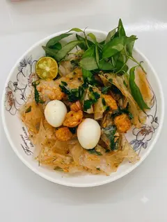 Hình ảnh Bánh tráng trộn mỡ hành 2 trứng