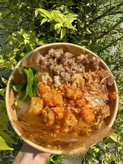 Hình ảnh Bánh tráng thịt bằm tóp mỡ