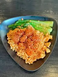 Hình ảnh Mì trộn gà viên