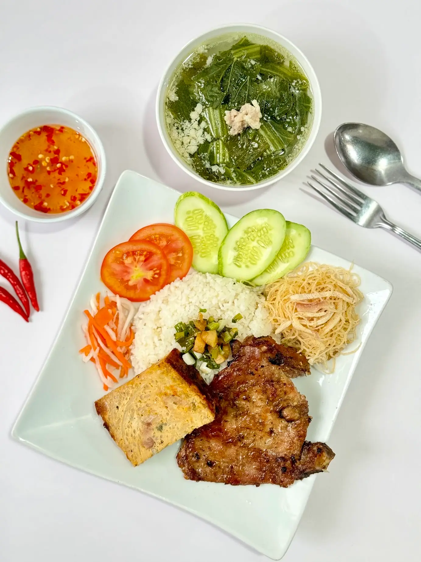 Hình ảnh Cơm Tấm Sườn Chả Ốp La