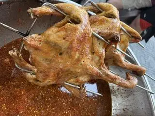 Hình ảnh GÀ NƯỚNG MỌI SIZE LỚN KÈM 4 BÁNH BAO CHIÊN,2 BÁNH MÌ 