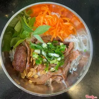 Hình ảnh Bún thịt nướng + nem nướng
