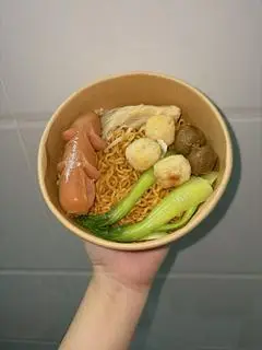 Hình ảnh Mì Trộn cá viên xúc xích 
