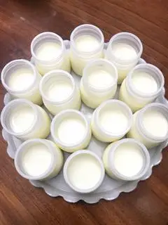 Hình ảnh Combo 10 Hũ Sữa Chua Dẻo Vị Truyền Thống 