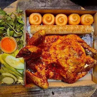 Hình ảnh Combo Gà Quay cơm Lam bánh Bao 