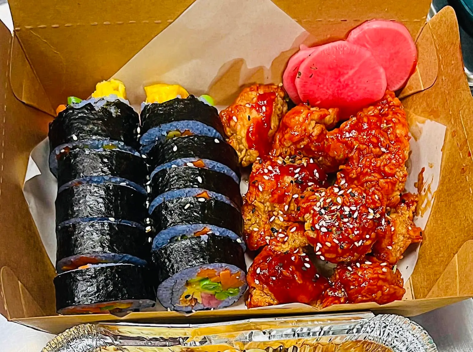 Hình ảnh Set cơm cuộn mix gà rán