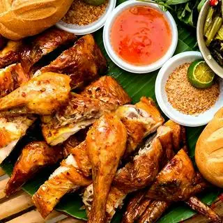 Hình ảnh Gà nướng sả ớt cay (nửa con)