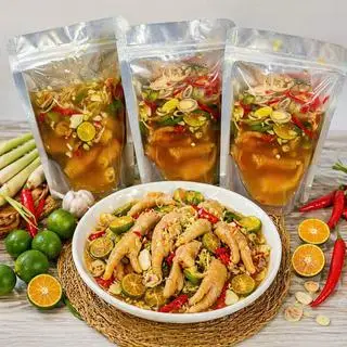 Hình ảnh Chân Gà Ngâm Sả Tắc