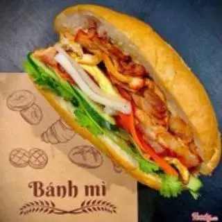 Hình ảnh Bánh mì pate xúc xích