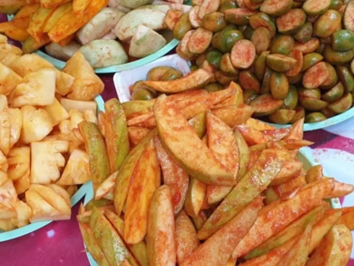 Hình ảnh Hoa quả dầm muối ớt - hộp to