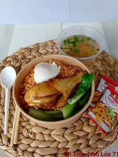 Hình ảnh Mì trộn đùi gà mắm tỏi + súp trứng lòng đào
