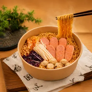 Hình ảnh Mì Cay Xúc Xích-Viên