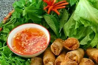 Hình ảnh Chả giò, rau sống cuốn bánh tráng