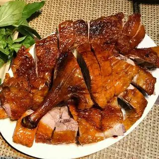 Hình ảnh Vịt quay nửa con 