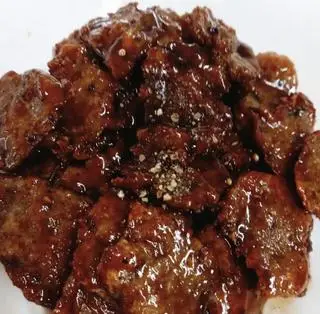 Hình ảnh cơm thịt kho tiêu + dưa leo 