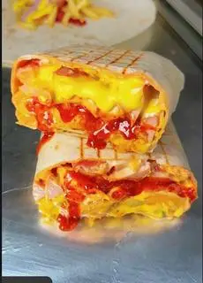 Hình ảnh Tacos mì cay Samyang gà giòn