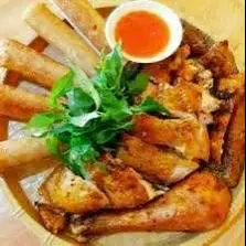 Hình ảnh Gà nướng nửa con + 1 cây cơm lam.