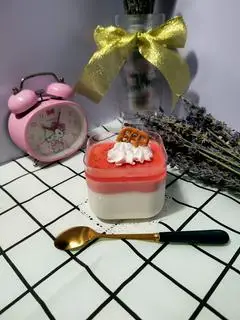 Hình ảnh Bánh Mousse Dâu Tây hũ to