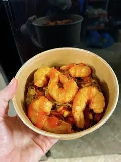Hình ảnh mì trộn indomie + 5 tôm surumi + rau củ 