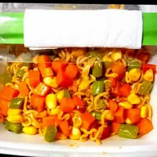 Hình ảnh Mì trộn rau củ 