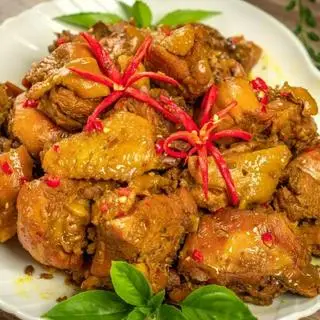 Hình ảnh CƠM: Gà Kho Sả Ớt