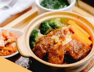 Hình ảnh Cơm sườn rau củ 