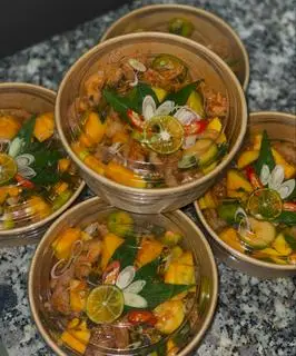 Hình ảnh Chân gà sốt Thái