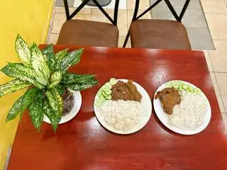 Hình ảnh Cơm Sườn Ram + Trà Tắc