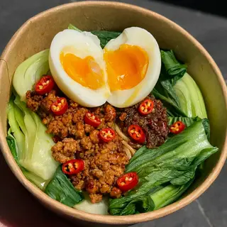 Hình ảnh Mì thịt bằm - trứng lòng đào