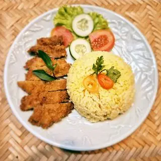 Hình ảnh Cơm thịt heo chiên xù ( kèm xốt tùy chọn)