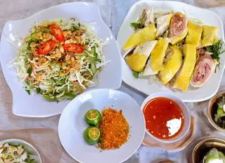 Hình ảnh Gà chặt trộn mắm gừng - dĩa lớn