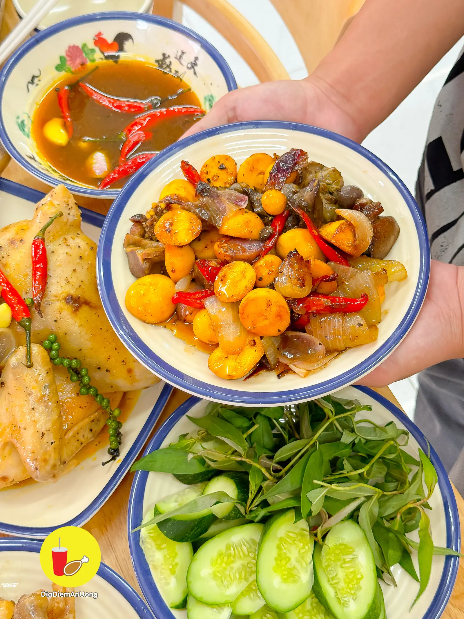 Hình ảnh Lòng Gà Trứng Non Sốt Nước Mắm 