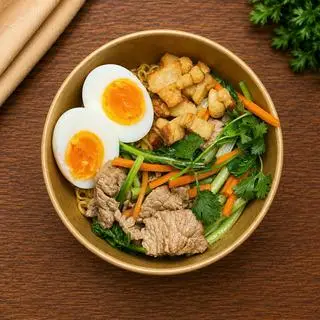 Hình ảnh Mì trộn bò-trứng lòng đào