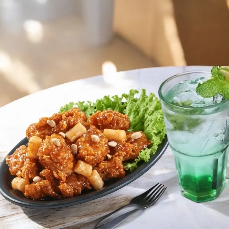 Hình ảnh Gà rán không xương sốt HQ tự chọn & củ cải ngâm -  soda vị tự chọn