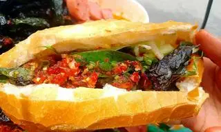 Hình ảnh Bánh mì bò lá lốt
