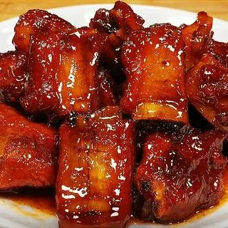 Hình ảnh Cơm sườn non xào chua ngọt.