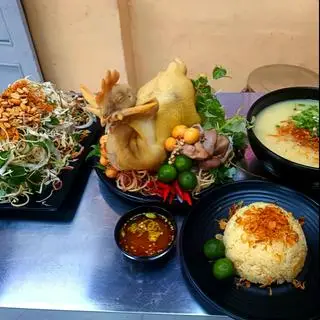 Hình ảnh 1 Con gà xé phay trộn gỏi - 1 bộ lòng trứng - 2 tô cháo hạt sen