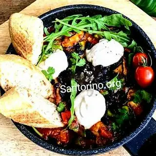 Hình ảnh F2. Bean Mushroom Shakshuka - Vegan Whole Wheat Bread