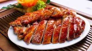 Hình ảnh Vịt Quay Bắc Kinh Da Giòn nửa con 
