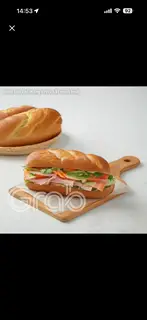Hình ảnh Bánh mì thịt heo quay nạc