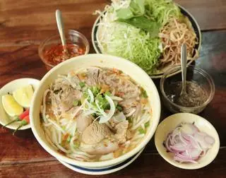 Hình ảnh Bắp bò + Giò Heo