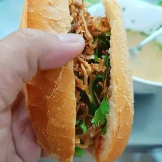 Hình ảnh Bánh mì chả cá Nha Trang ( không cay)