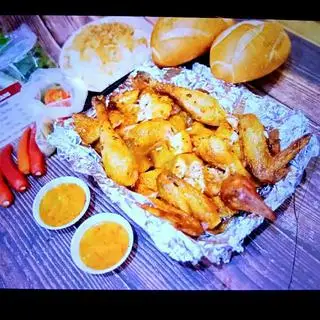 Hình ảnh Gà nướng phô mai cay (nguyên con)
